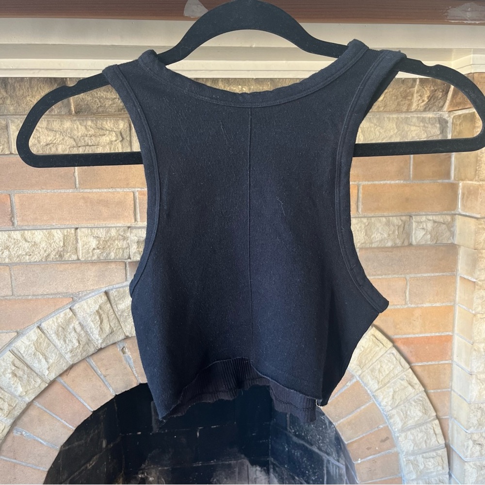 BLACK STRETCHY CROP TOP